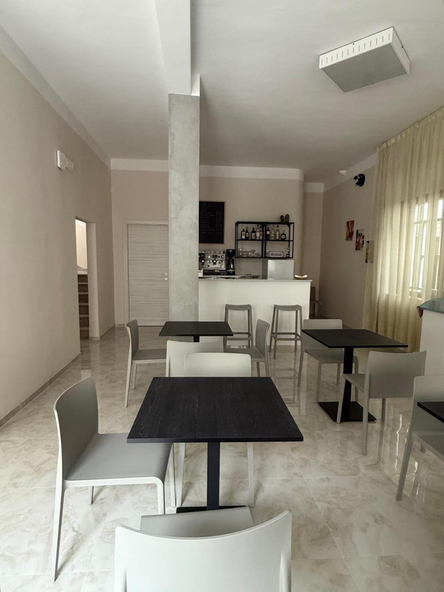 Hotel Pigalle Римини Екстериор снимка