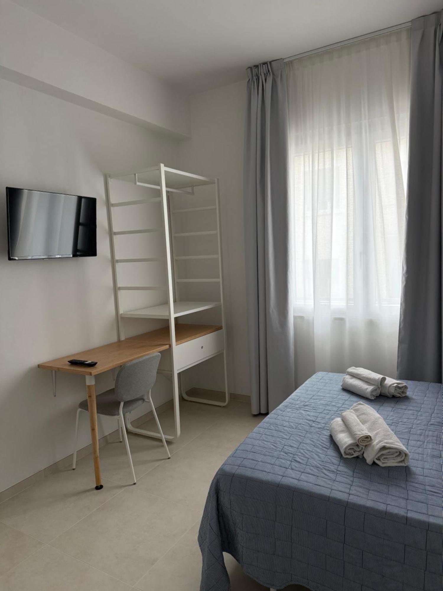 Hotel Pigalle Римини Екстериор снимка